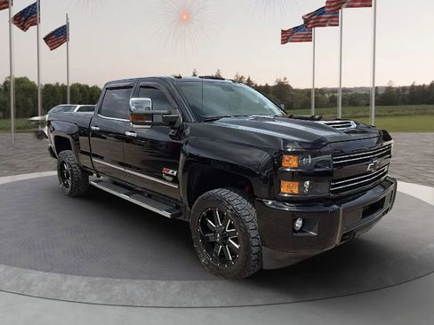 Used 2019 Chevrolet Silverado 2500 LTZ w/ Duramax Plus Package AWD/4WD image 11