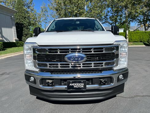 Used 2023 Ford F350 XLT w/ FX4 Off-Road Package AWD/4WD image 4