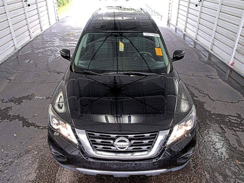 Used 2017 Nissan Pathfinder SV FWD image 2