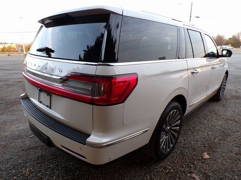 Used 2019 Lincoln Navigator L Reserve image 4