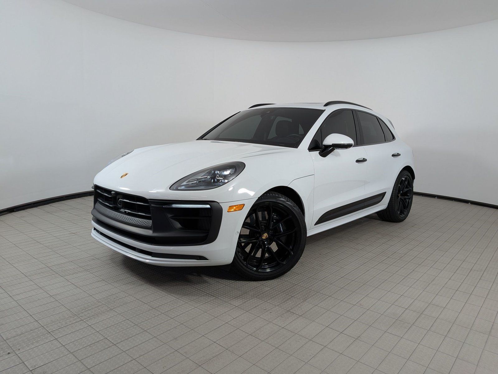 Certified 2023 Porsche Macan GTS AWD/4WD image 1