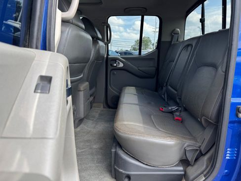 Used 2014 Nissan Frontier SV AWD/4WD image 16