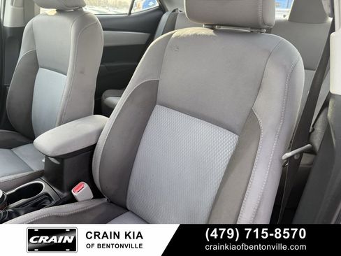 Used 2018 Toyota Corolla LE image 23