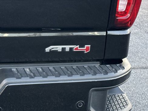 Used 2024 GMC Sierra 1500 AT4 w/ Technology Package image 10