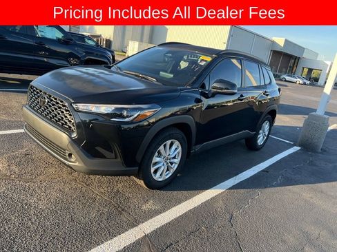 Used 2025 Toyota Corolla Cross LE FWD image 10