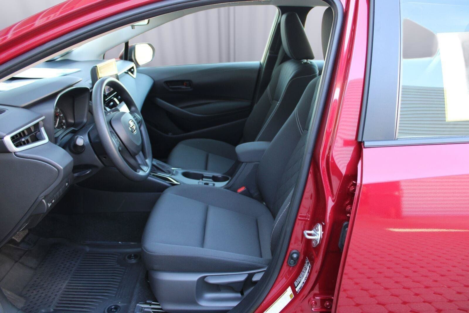 Certified 2025 Toyota Corolla LE w/ LE Premium Package FWD image 34