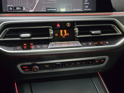 Used 2023 BMW X5 xDrive40i w/ M Sport Package image 14