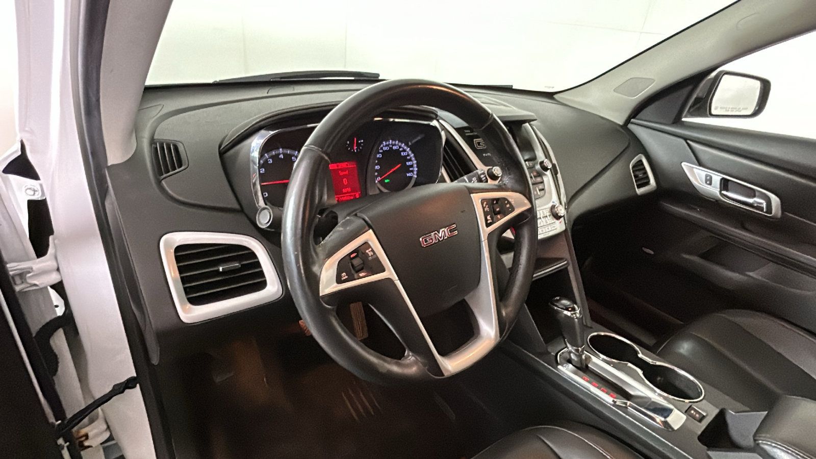 Used 2017 GMC Terrain SLT w/ Open Road Package FWD image 13