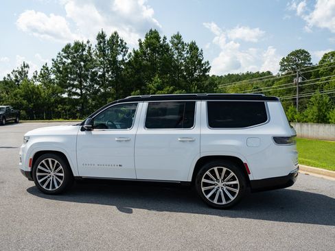 Used 2023 Jeep Grand Wagoneer Series II AWD/4WD image 7