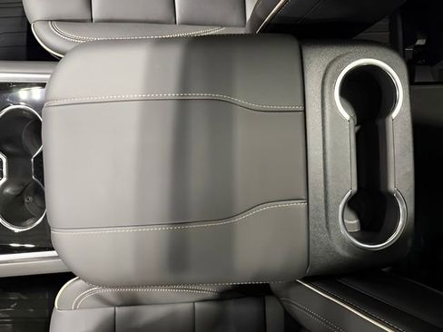 New 2026 Chevrolet Tahoe Premier w/ Sun And Tow Package AWD/4WD image 19