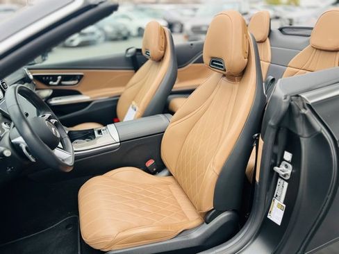 Used 2024 Mercedes-Benz CLE 450 4MATIC Cabriolet image 17