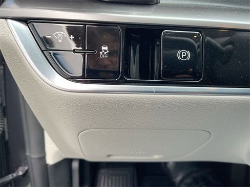 Used 2023 Kia Sportage EX image 18