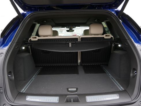 New 2026 Cadillac XT5 Sportv w/ LPO, Floor Liner Package image 16