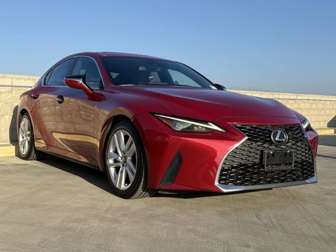 Certified 2022 Lexus IS 300 image 2