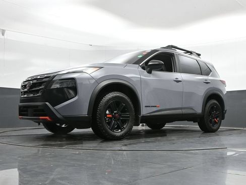 Used 2025 Nissan Rogue SV AWD/4WD image 45