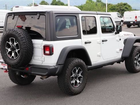 Used 2023 Jeep Wrangler Unlimited Rubicon w/ Cold Weather Group AWD/4WD image 8