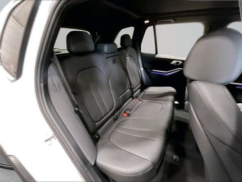 Used 2021 BMW X5 xDrive40i w/ Convenience Package AWD/4WD image 29