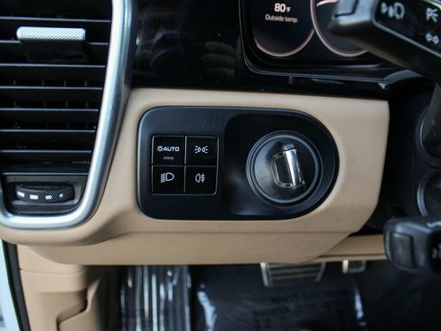 Used 2019 Porsche Cayenne Turbo AWD/4WD image 39