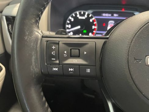 Certified 2023 Nissan Rogue SV w/ SV Premium Package FWD image 12