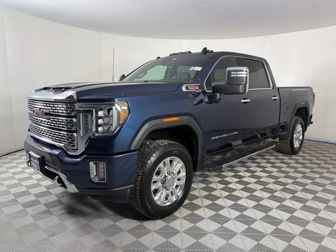 Used 2020 GMC Sierra 3500 Denali w/ Denali Ultimate Package image 3