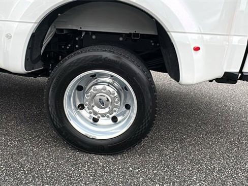 Used 2024 Ford F450 Platinum w/ FX4 Off-Road Package image 19