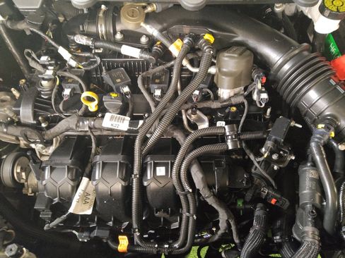 Used 2022 Ford Edge SE image 30