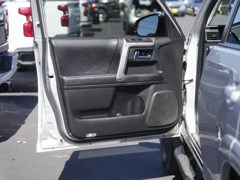 Used 2023 Toyota 4Runner SR5 Premium image 30