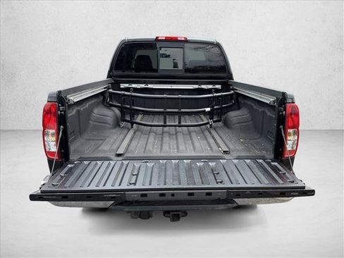 Used 2013 Nissan Frontier SV w/ SV Value Truck Pkg AWD/4WD image 27