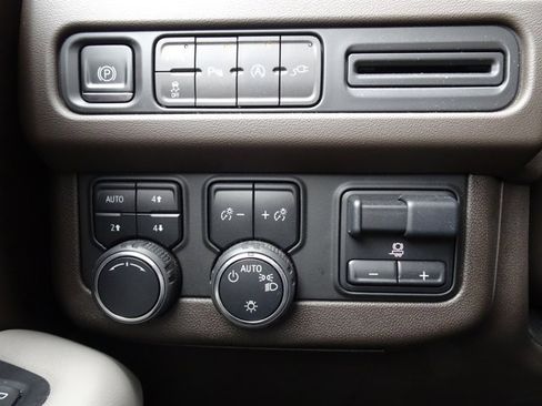 Certified 2021 Chevrolet Tahoe LT w/ LT Signature Package image 24