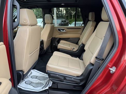 Used 2021 Chevrolet Tahoe Premier w/ Premium Package AWD/4WD image 12
