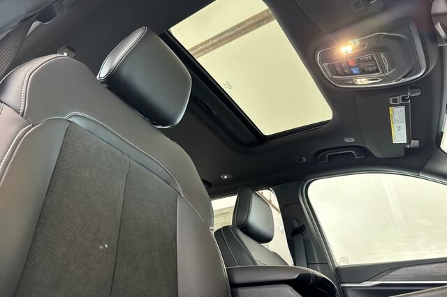 New 2026 Jeep Grand Cherokee L 4WD image 15
