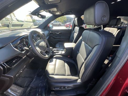 Used 2023 Chevrolet Traverse RS w/ LPO, Cargo Package image 18