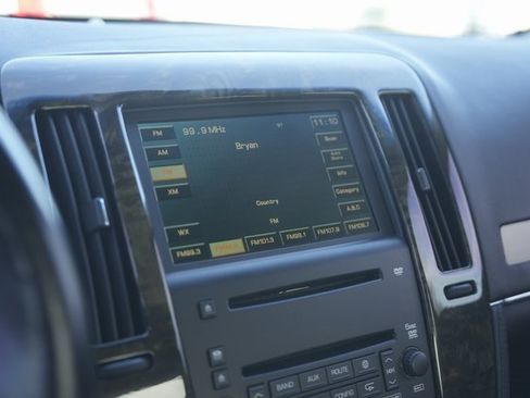 Used 2006 Cadillac STS V image 28