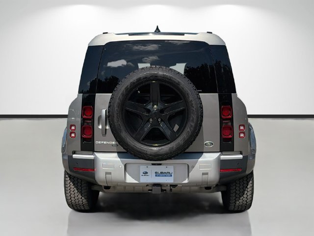 Used 2023 Land Rover Defender 110 SE AWD/4WD image 4
