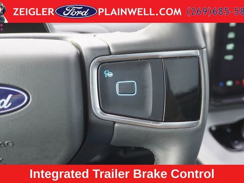 Used 2025 Ford Expedition Active AWD/4WD image 32