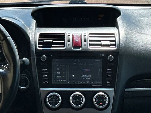 Used 2017 Subaru Crosstrek 2.0i Limited image 19