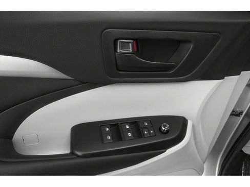 Used 2015 Toyota Highlander Limited image 17