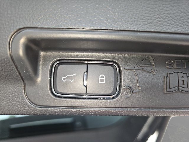 Used 2020 Ford Explorer Limited AWD/4WD image 31