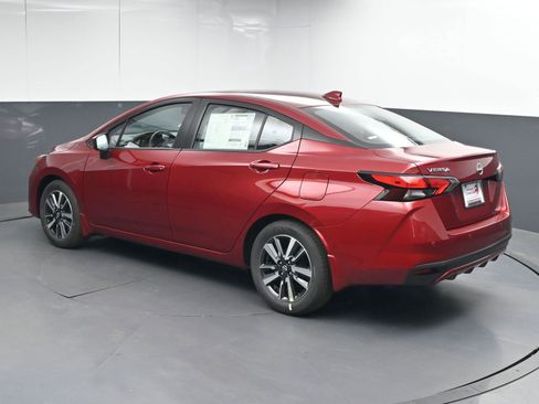 New 2025 Nissan Versa SV w/ Trunk Package FWD image 5