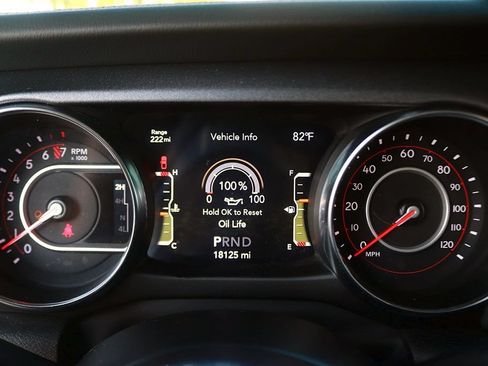 Used 2022 Jeep Gladiator Mojave w/ Cold Weather Group AWD/4WD image 17