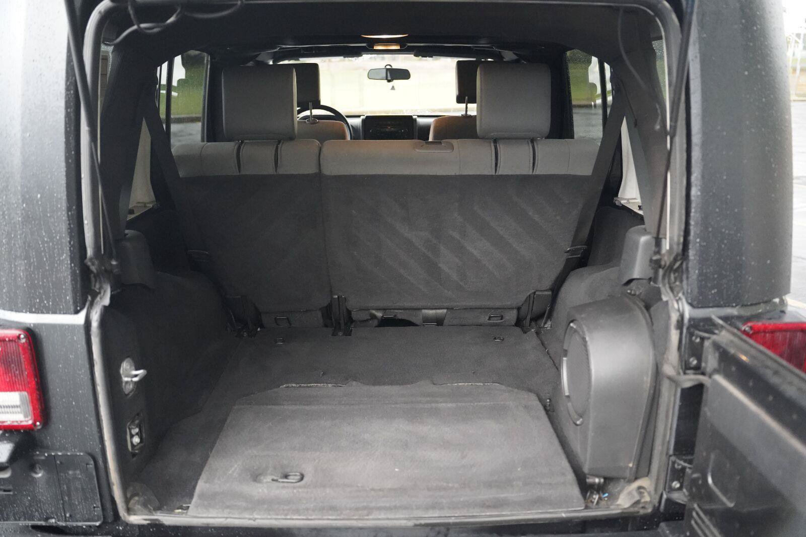 Used 2010 Jeep Wrangler Unlimited Sport AWD/4WD image 18