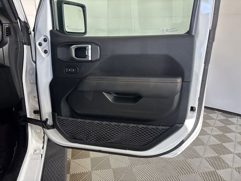 Used 2021 Jeep Gladiator Overland image 29
