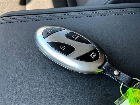 Used 2025 Hyundai Santa Fe SE image 13