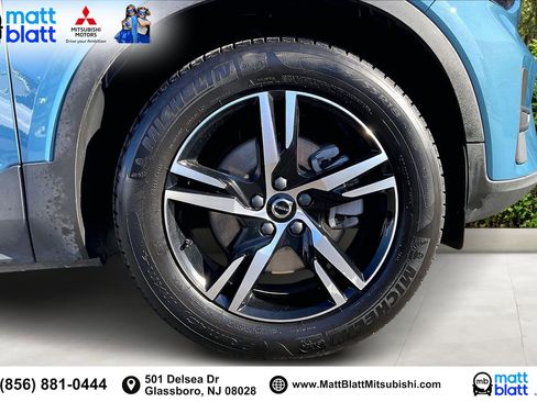 Used 2025 Volvo XC40 B5 Core image 10