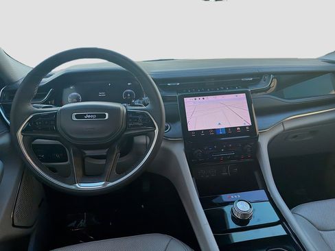 Used 2023 Jeep Grand Cherokee L Overland image 21