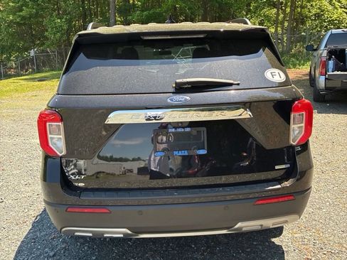 Used 2020 Ford Explorer XLT w/ Equipment Group 202A AWD/4WD image 4