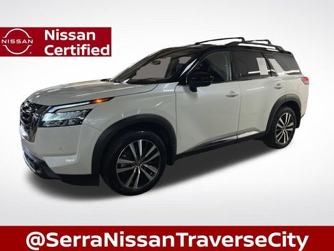 Certified 2024 Nissan Pathfinder Platinum AWD/4WD image 1