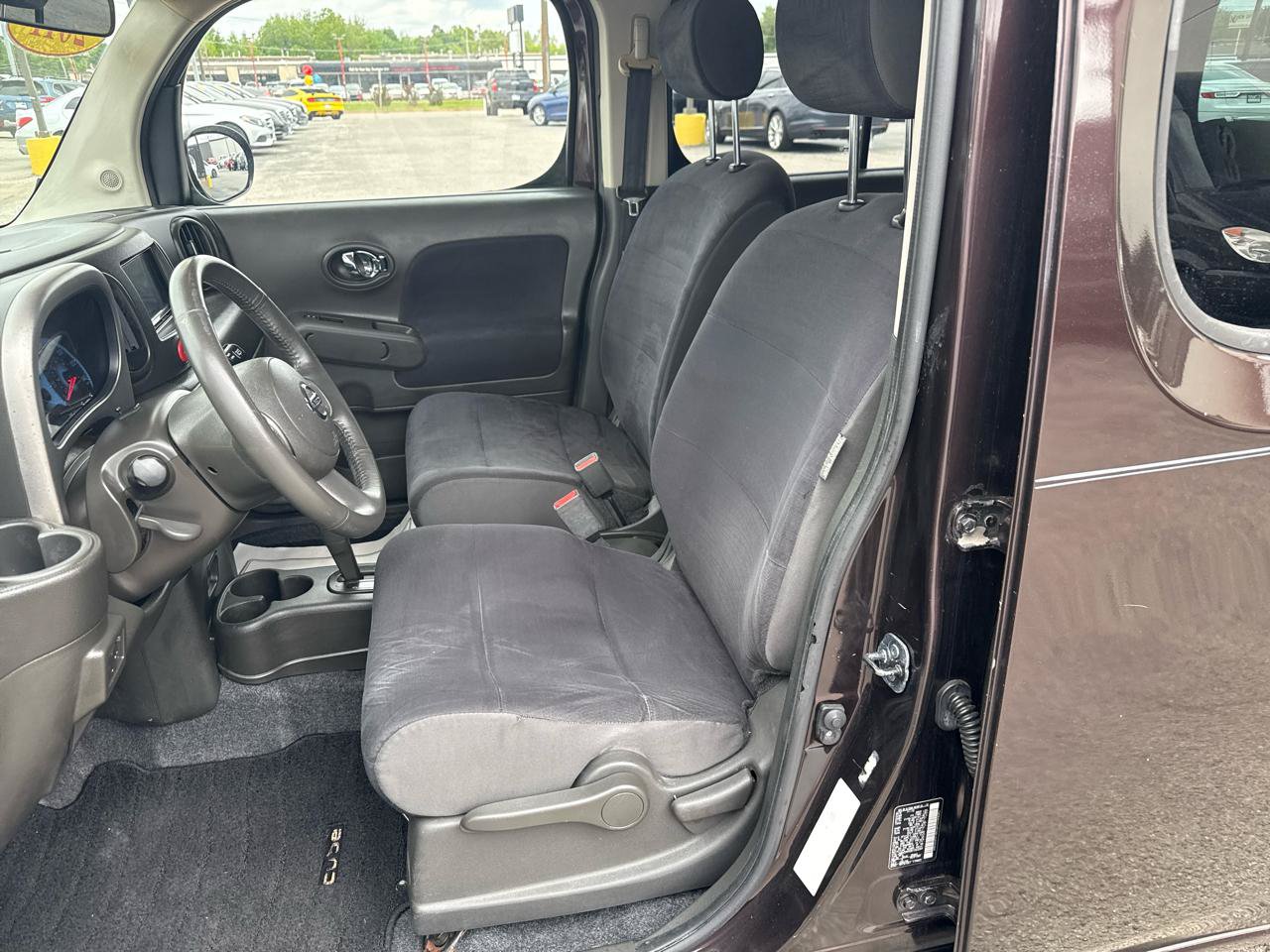 Used 2011 Nissan Cube 1.8 S w/ Interior Designer Pkg FWD image 9