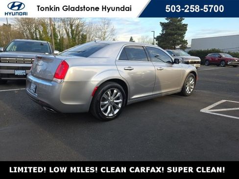Used 2015 Chrysler 300 Limited w/ Driver Convenience Group image 5