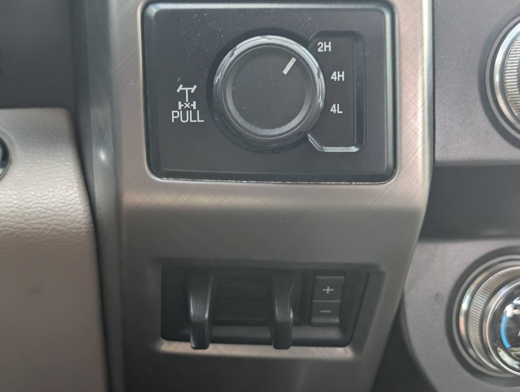 Used 2019 Ford F350 Limited AWD/4WD image 18